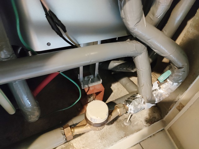 岐阜市 電気温水器 給水管 配管状況