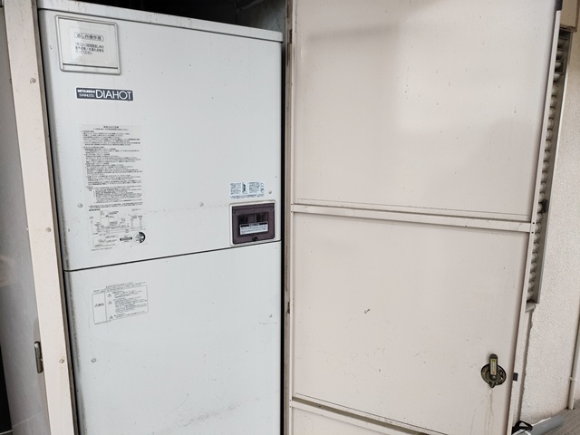 豊橋市 電気温水器交換工事 施工前