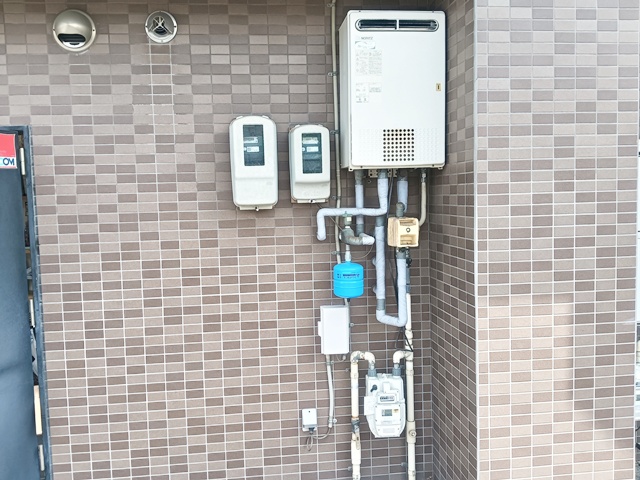 尾張旭市 給湯器交換工事 施工前の様子