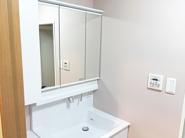 名古屋市西区 洗面化粧台交換工事 施工後