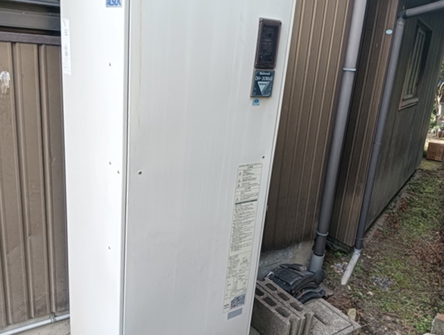 豊川市 電気温水器交換工事 施工前の様子