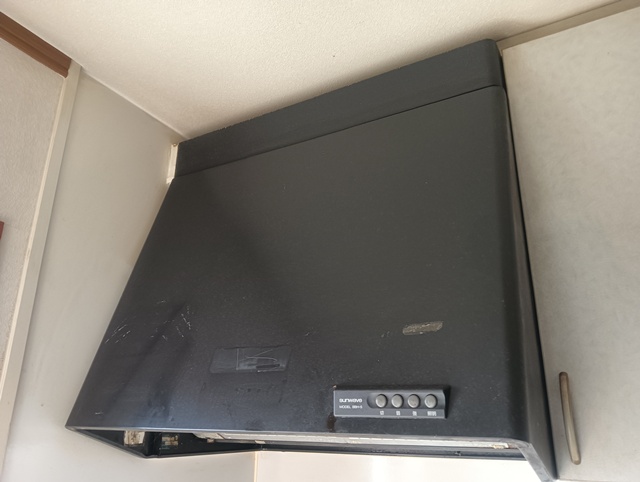 大垣市 レンジフード交換前の様子（施工前写真）